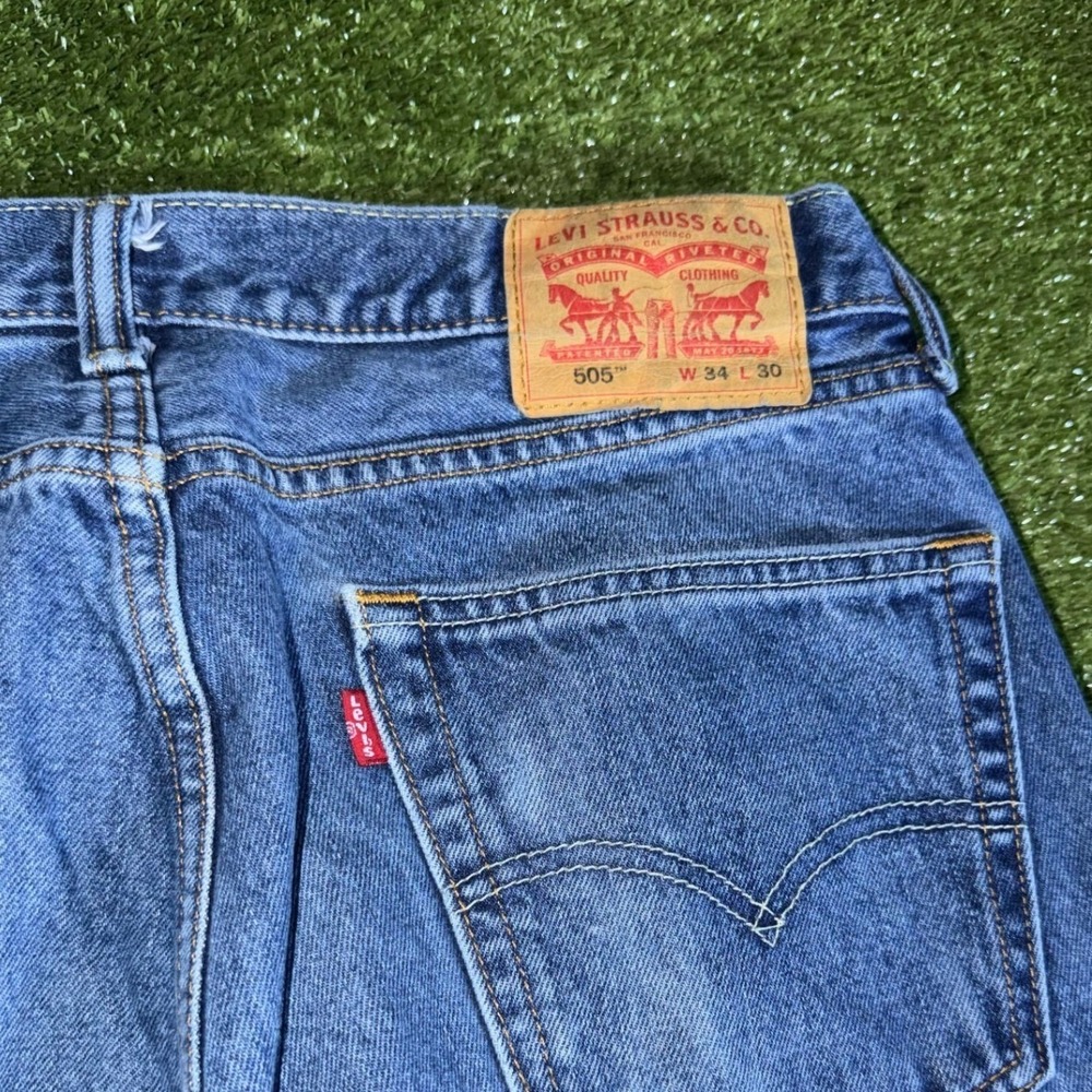 Levis 505 Regular Fit Straight Leg Blue Denim Jeans Mens 34x30 Medium Wash - Picture 2 of 7